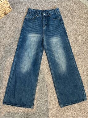 Trendy Y2K / Streetwear Wide Leg Baggy Jeans